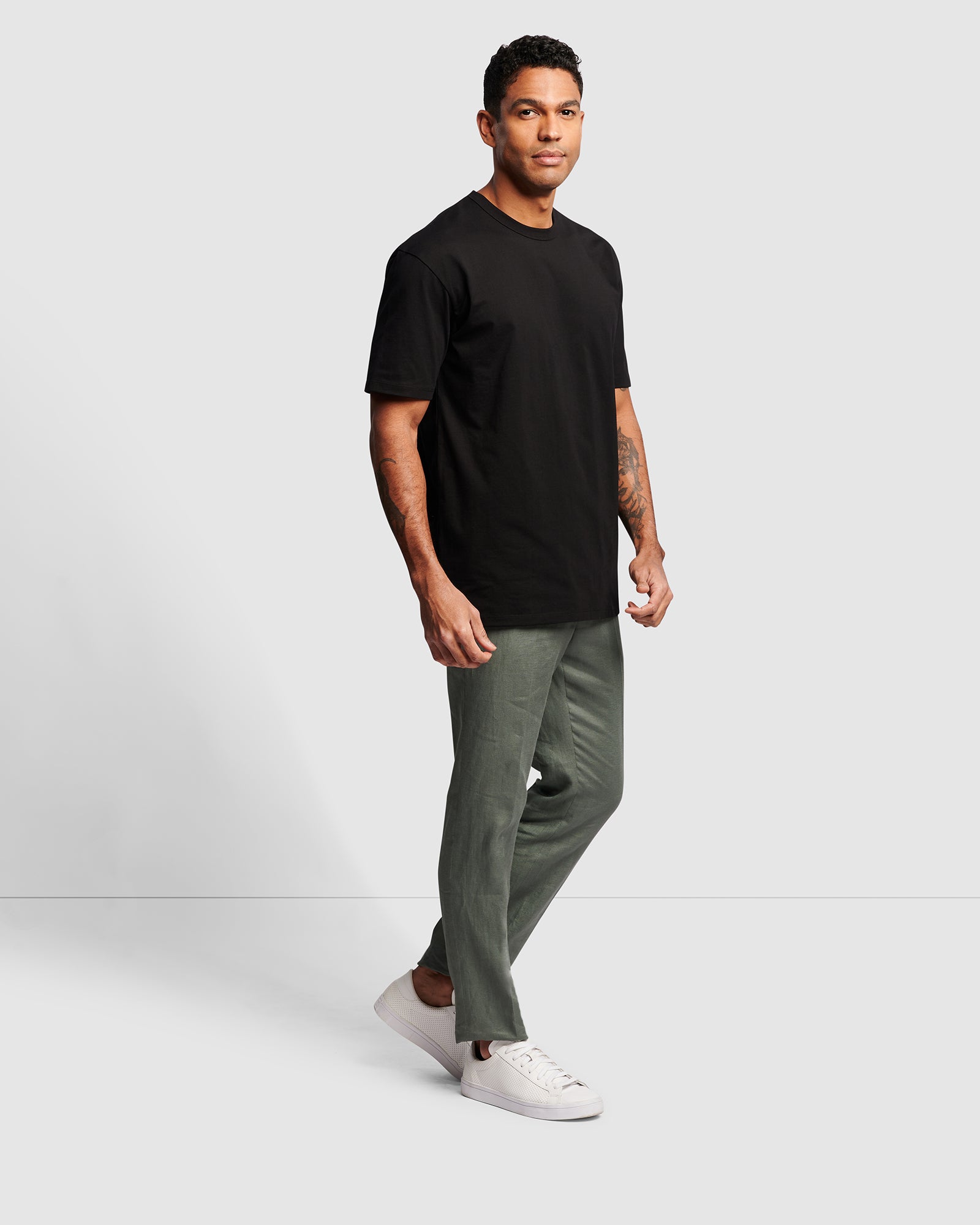 Black Oversized crew t-shirt in a heavyweight cotton, front close up view